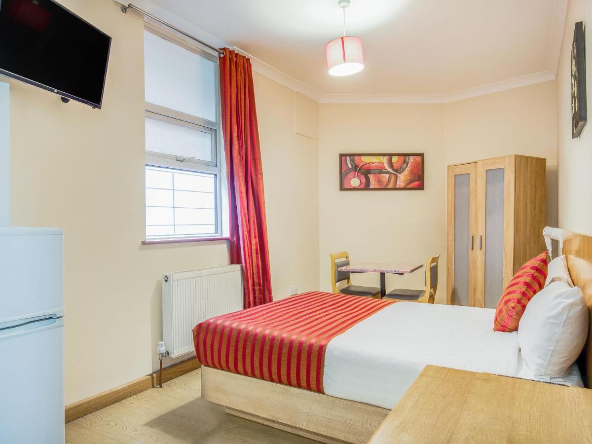 Lovely Studio In London With Patio Zewnętrze zdjęcie
